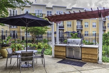 The Reserve at Tysons Corner - Vienna, VA - outdoor lounge